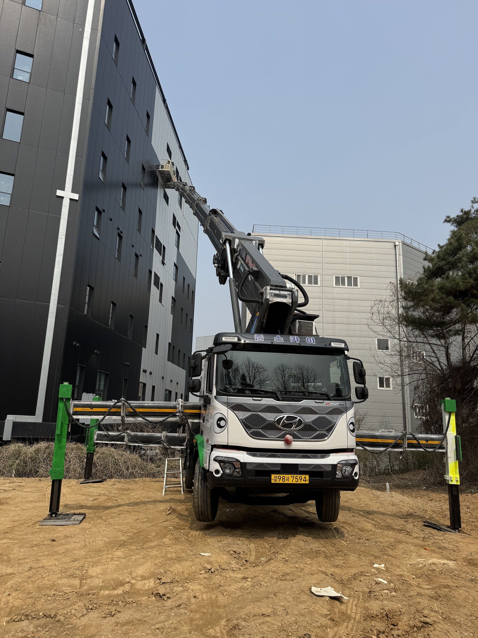공장 외벽 판넬 작업